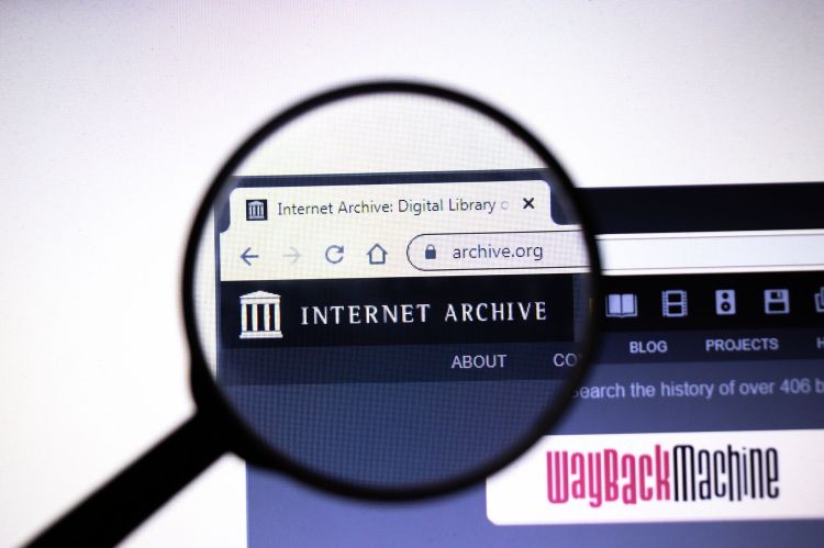 Google Suche verlinkt direkt zu Wayback Machine